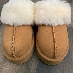 Size 7 Ugg slippers